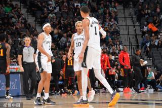 布克在场上 布克在场上