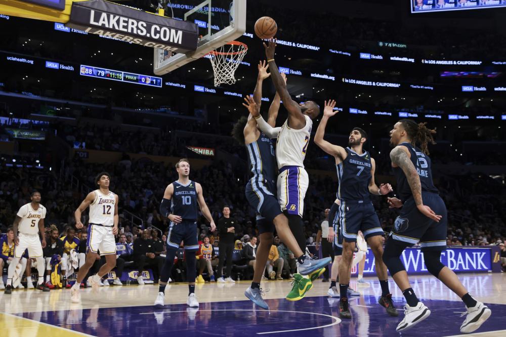 他可以近距 他可以近距